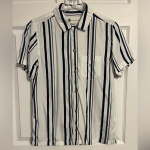 Aeropostale White and Blue Striped Men's XS Shirt
